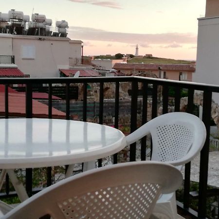 Luxury Apartment In Light House Beach Paphos Bagian luar foto