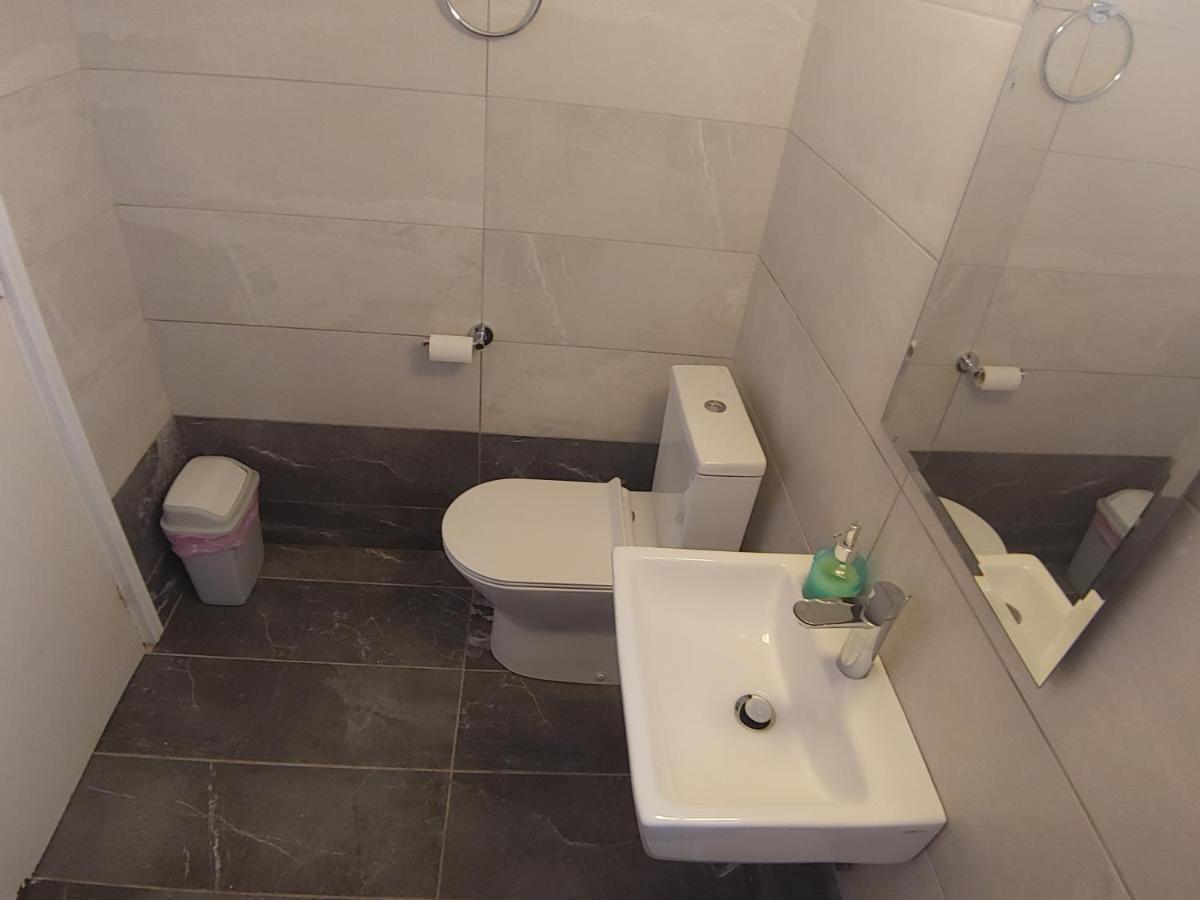 Luxury Apartment In Light House Beach Paphos Bagian luar foto