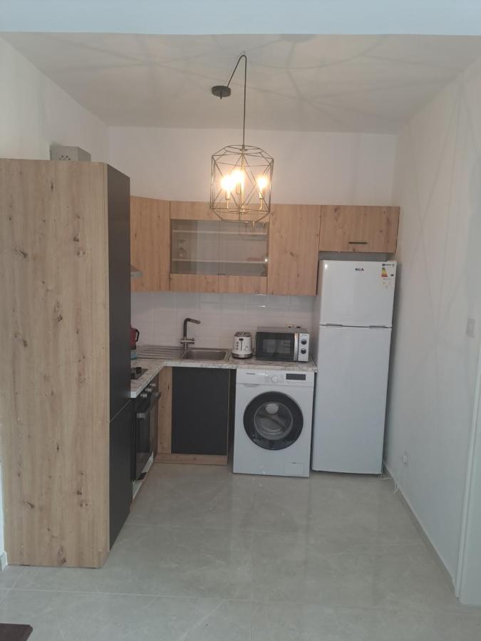 Luxury Apartment In Light House Beach Paphos Bagian luar foto