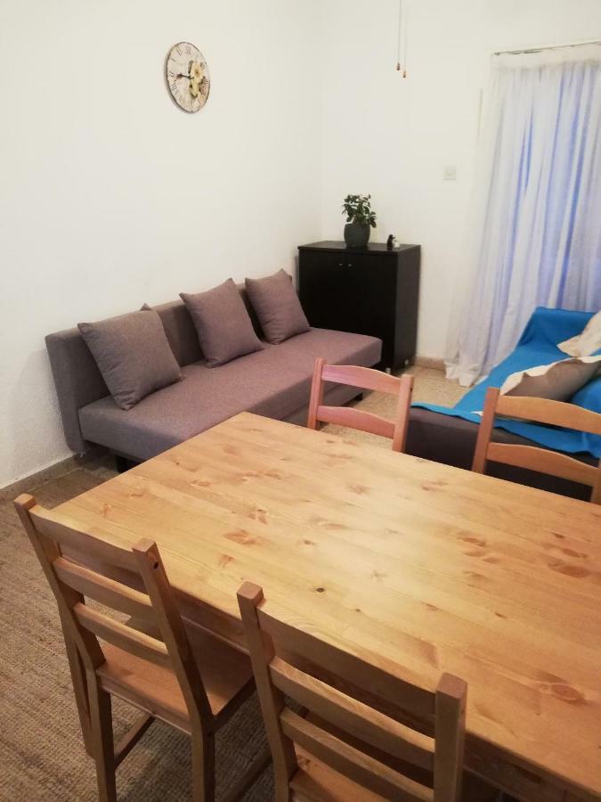 Luxury Apartment In Light House Beach Paphos Bagian luar foto